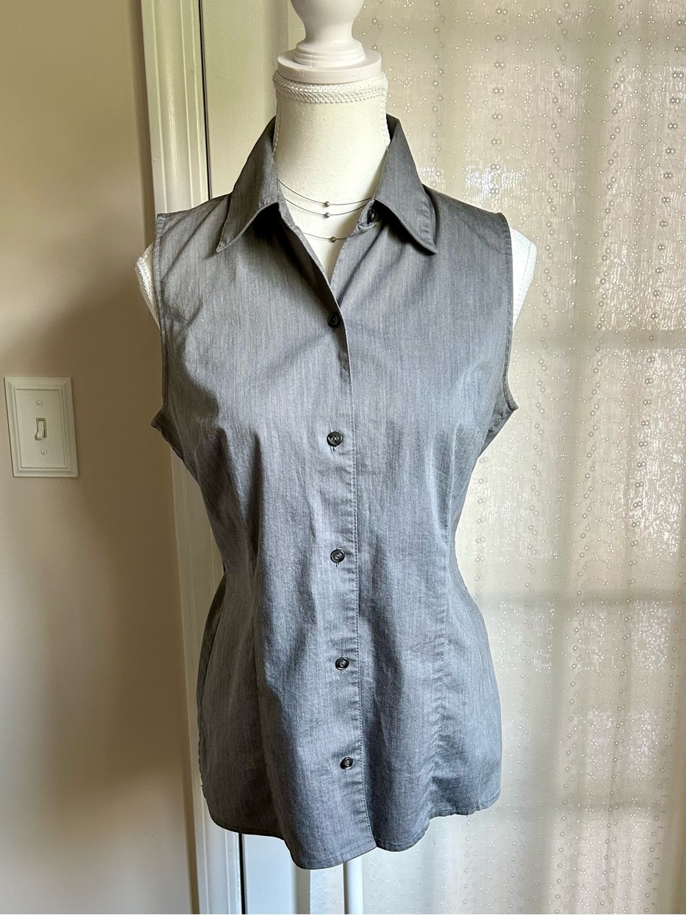 Classic Sleeveless Button-Front Women's Gray Shirt